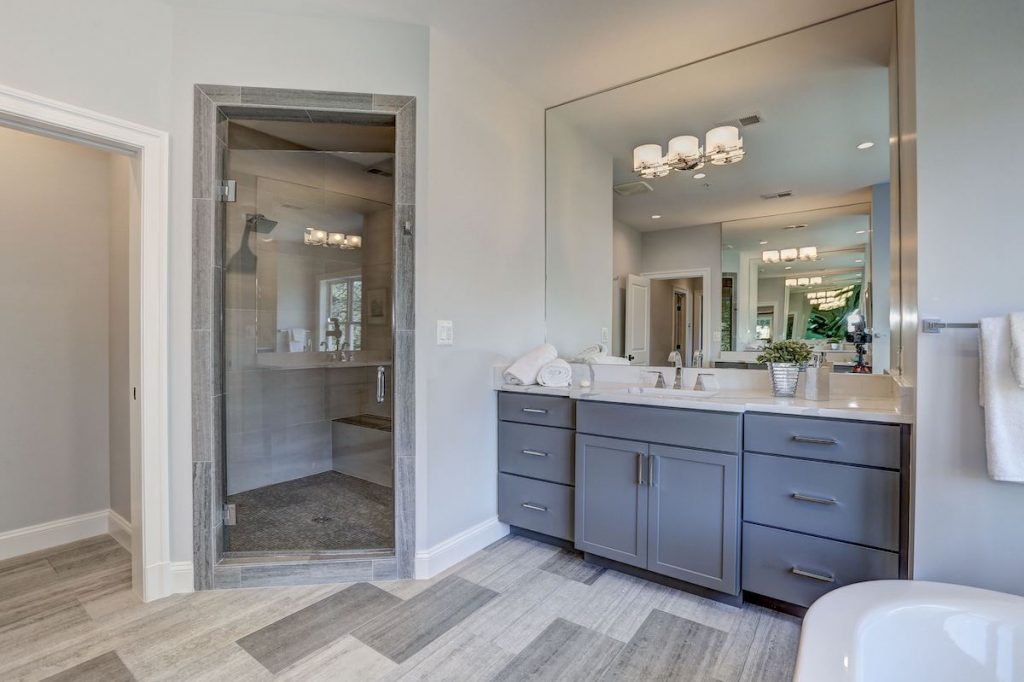 Bathrooms - Meridian Homes Inc.