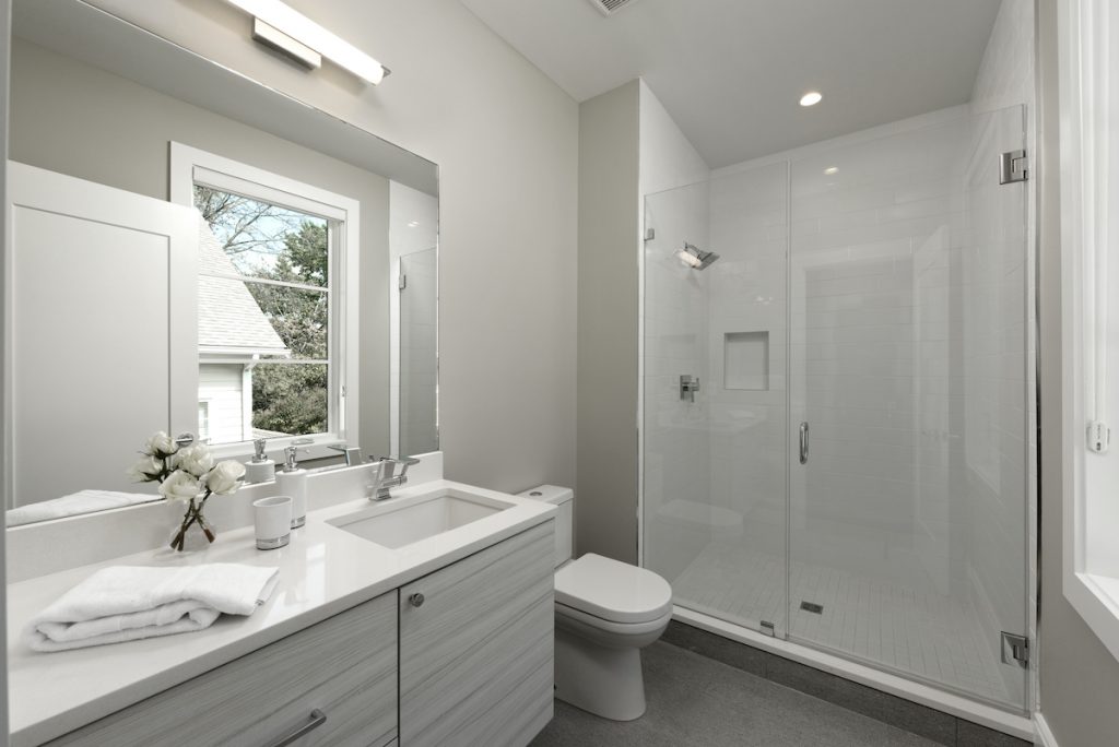 Bathrooms - Meridian Homes Inc.