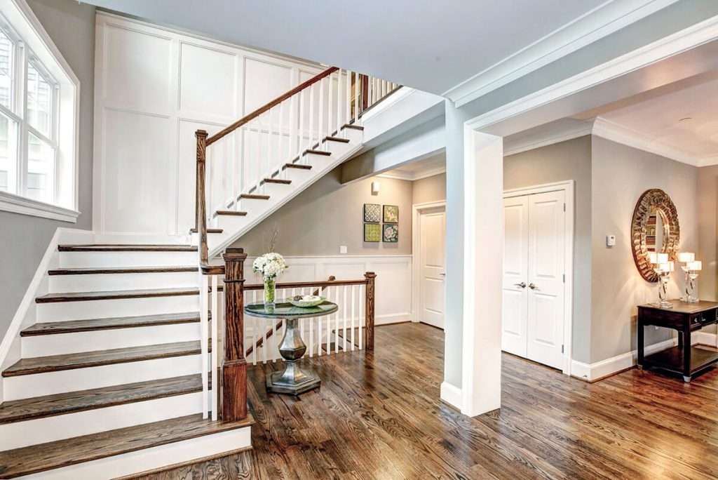 Foyer - Meridian Homes Inc.